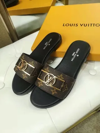 Louis Vuitton LV Slide Monogram Canvas Boucle Dorée Chaussons 8