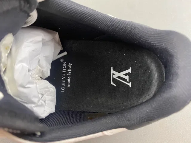 Louis Vuitton LV Trainer Beige Negro Monograma Embossado Cuero Low-Top Cordones Lifestyle Sneakers 7