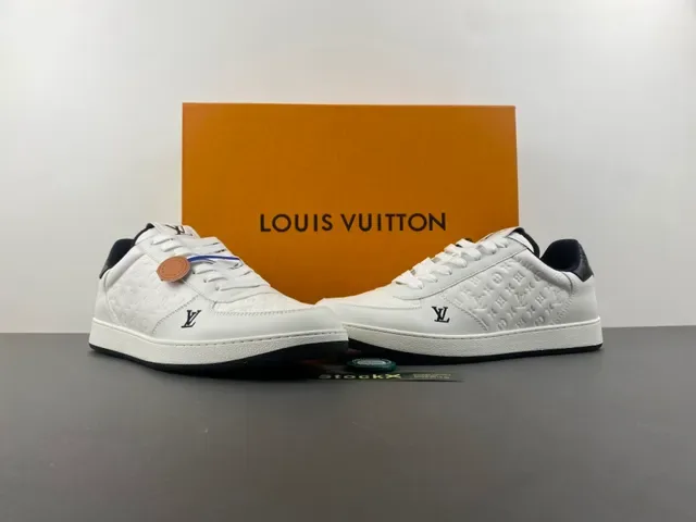 Louis Vuitton LV Trainer Beige Negro Monograma Embossado Cuero Low-Top Cordones Lifestyle Sneakers 13