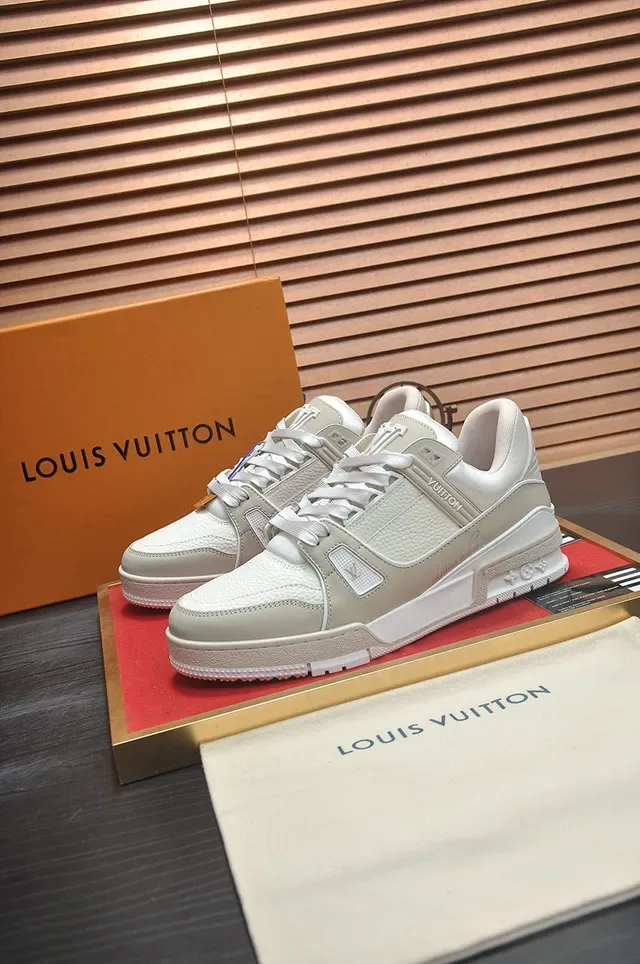 Louis Vuitton LV Trainer Beige White Haut en cuir et maille en couches Semelle sculptée Sneakers lifestyle 4