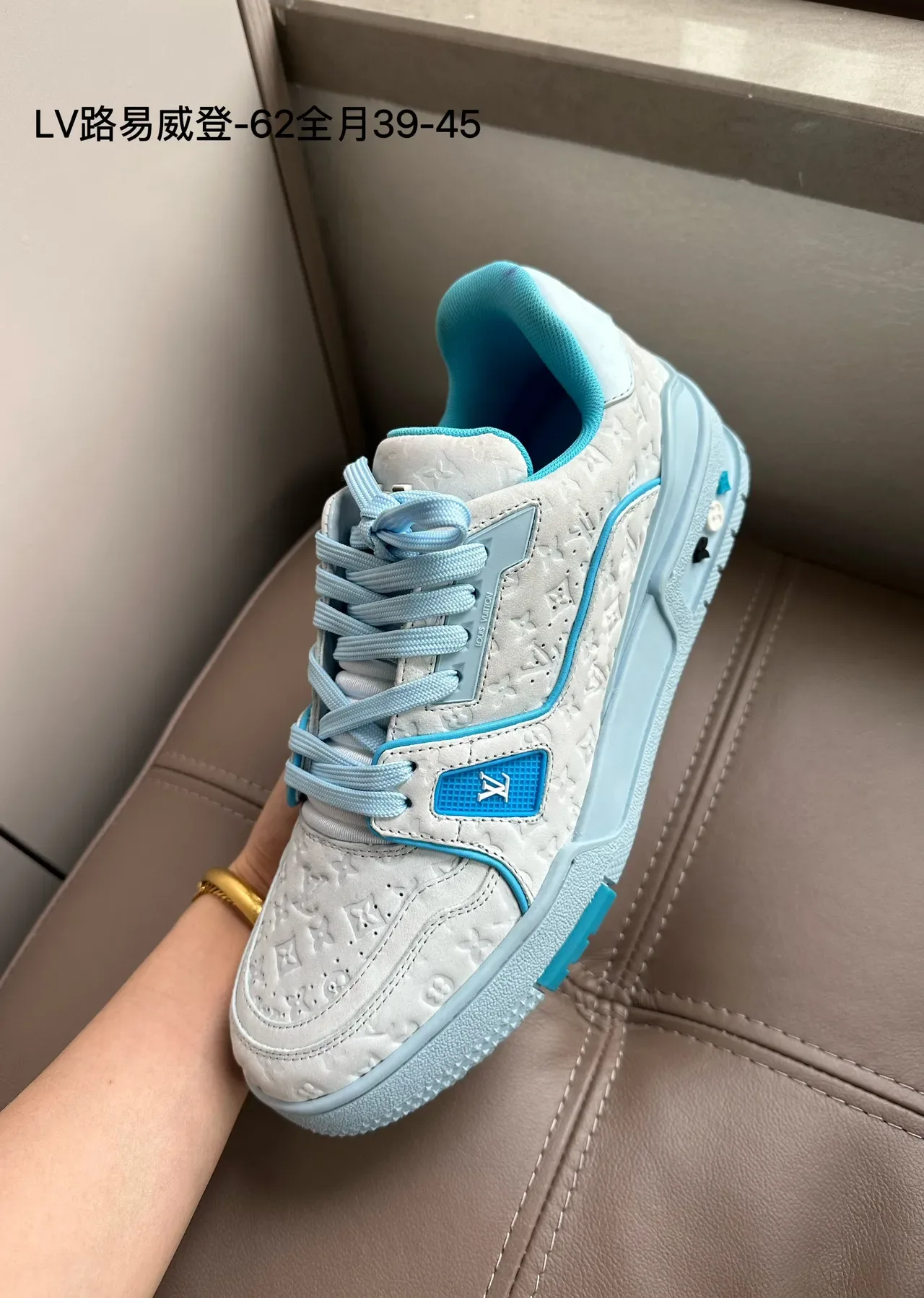 লুইস ভিটন LV Trainer বেইজ সাদা টেক্সটাইল আপার মনোগ্রাম্ড ওভারলে লাইফস্টাইল স্নিকার্স 8
