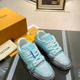 Louis Vuitton LV Trainer Zapatillas Lifestyle de Cuero con Textura de Serpiente Azul Plata Bajas