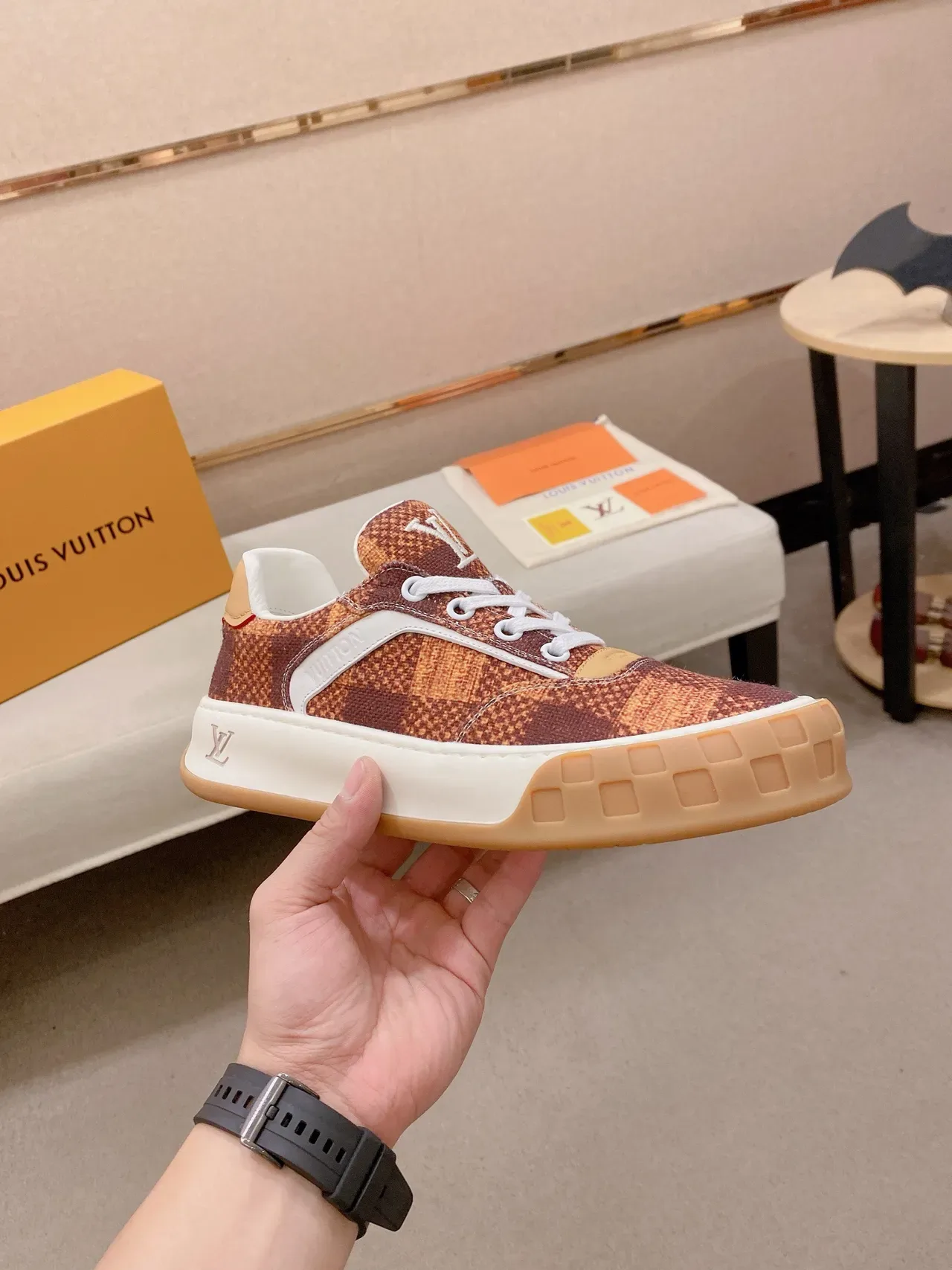 Louis Vuitton LV Trainer Marrón Beige Monogram Lona Superior Grid-Tread Suela de Goma Lifestyle Sneakers 5