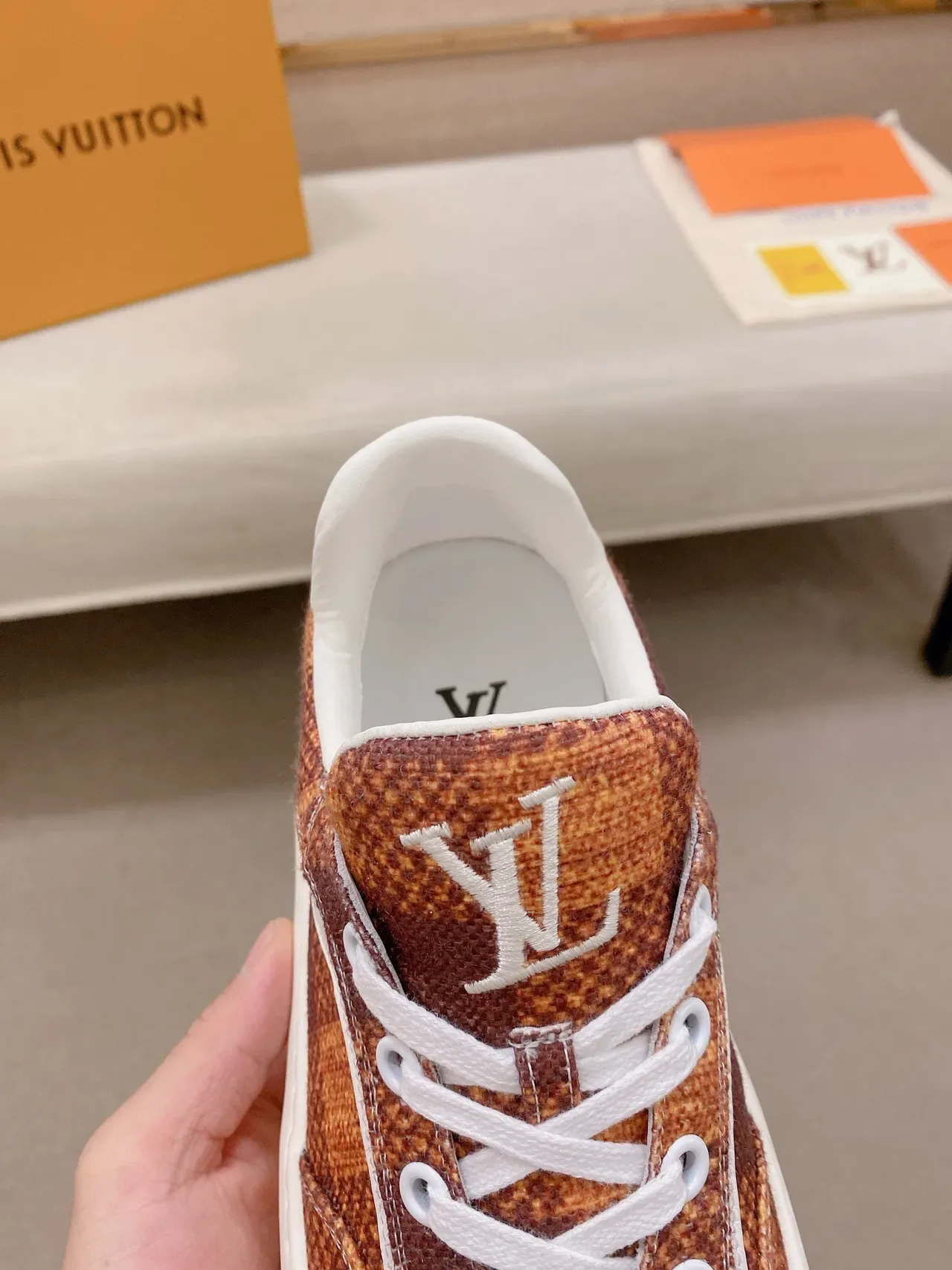 Louis Vuitton LV Trainer Marrón Beige Monogram Lona Superior Grid-Tread Suela de Goma Lifestyle Sneakers 7