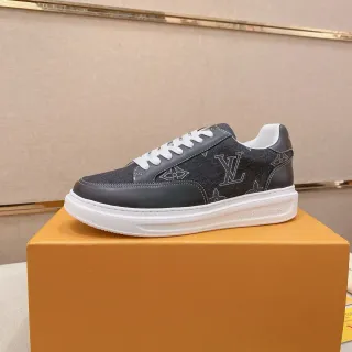 Louis Vuitton LV Trainer Gris Blanc Monogram Imprimé Textil Cuir Lisse Accents Style de Vie Sneakers