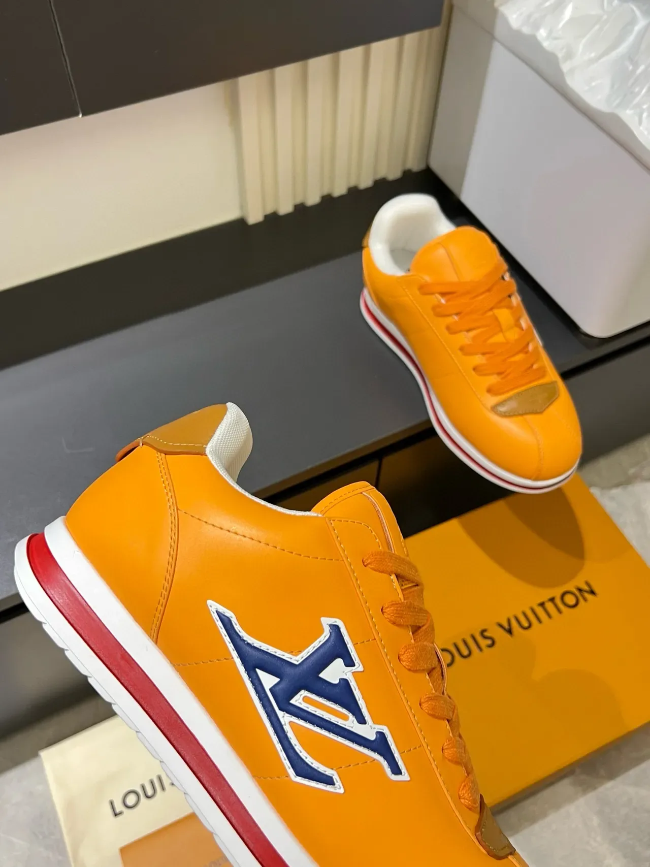 Louis Vuitton LV Trainer Tênis Lifestyle de Couro Laranja 8