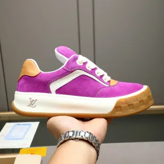 Louis Vuitton LV Trainer Zapatillas Lifestyle Ante Morado Beige con Rayas Blancas en el Lateral