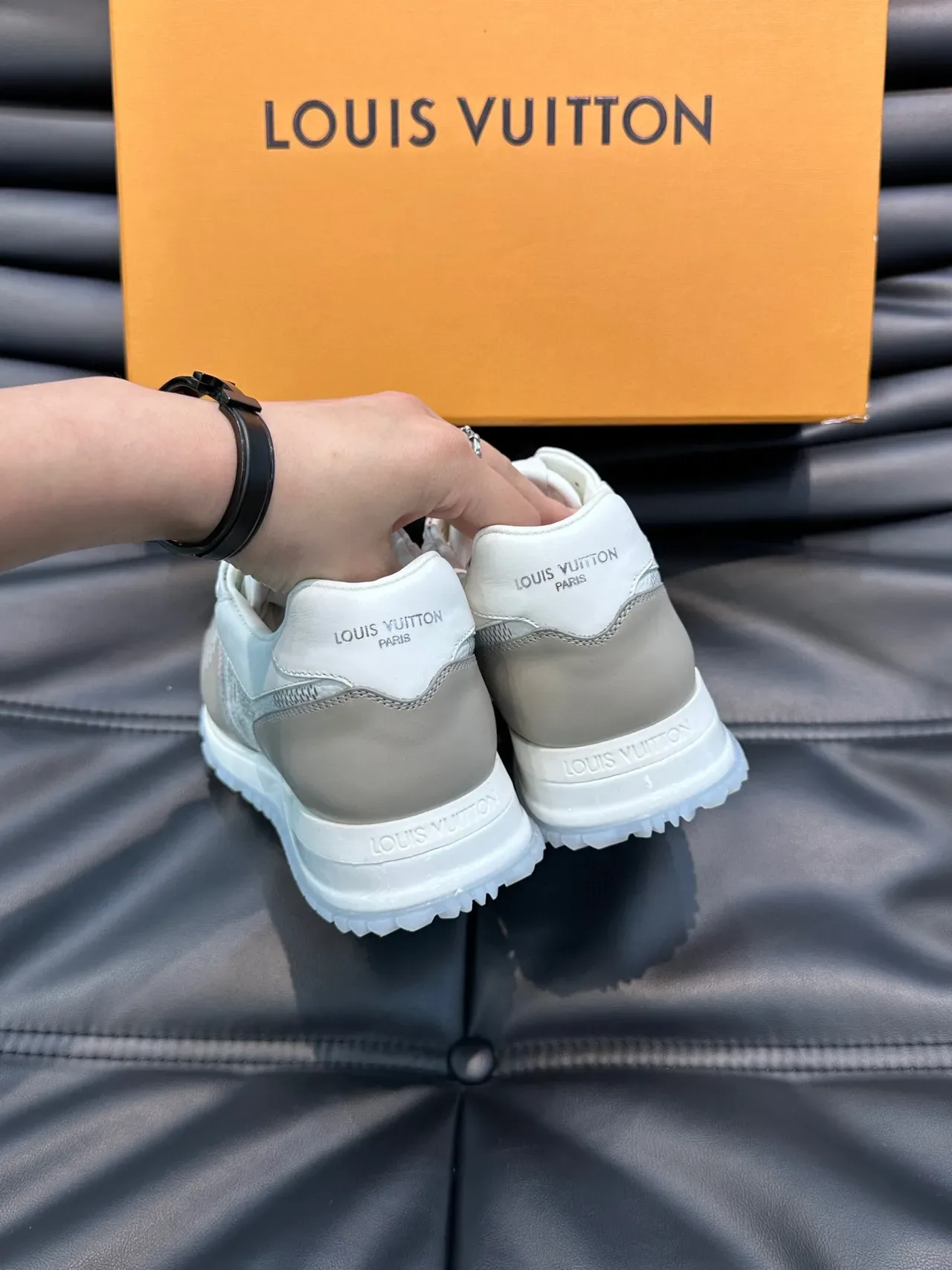 Louis Vuitton LV Trainer أبيض بيج أحذية رياضية Low-Top شبكي جلدي مُجمع 2