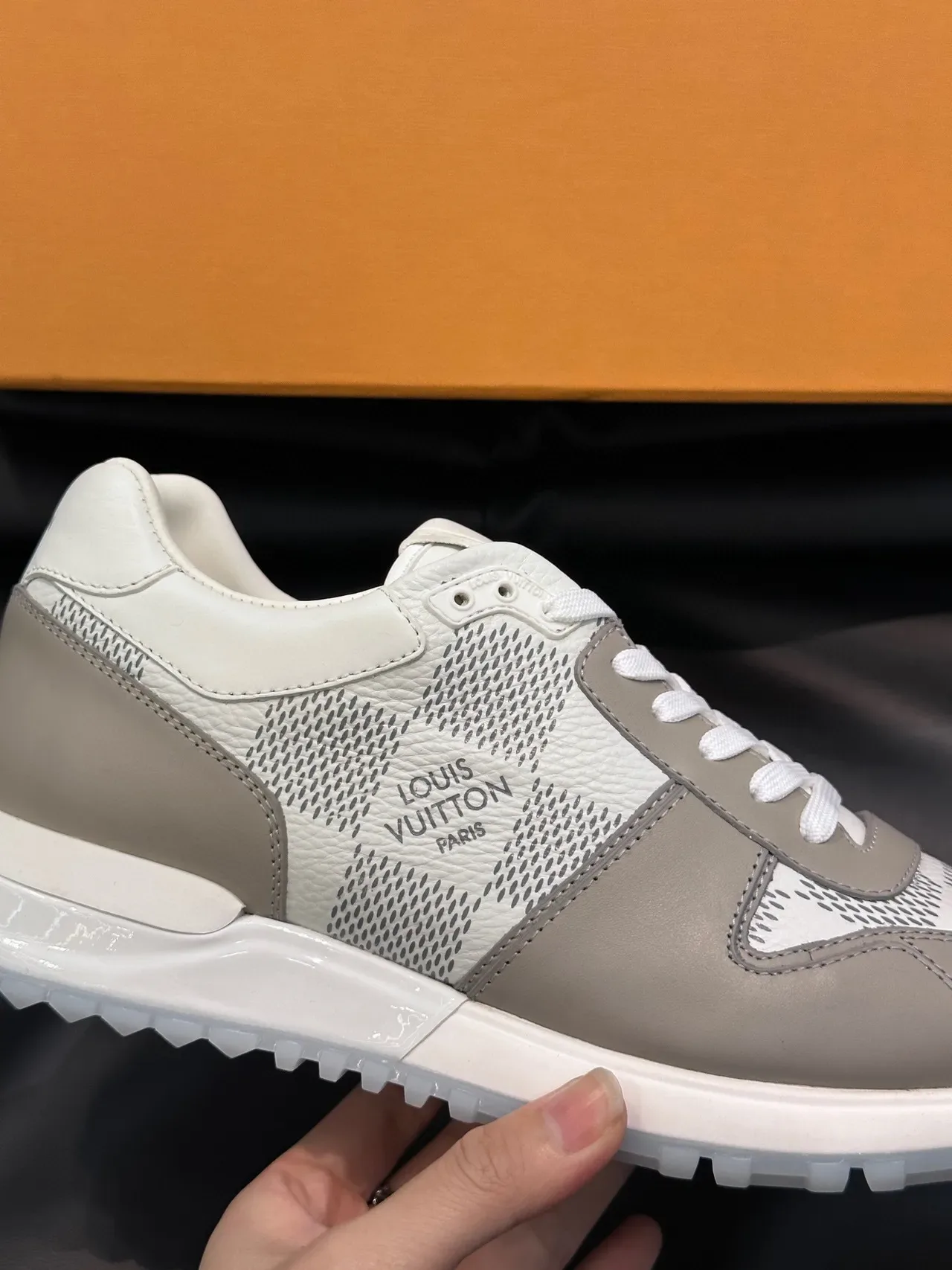 Louis Vuitton LV Trainer أبيض بيج أحذية رياضية Low-Top شبكي جلدي مُجمع 3