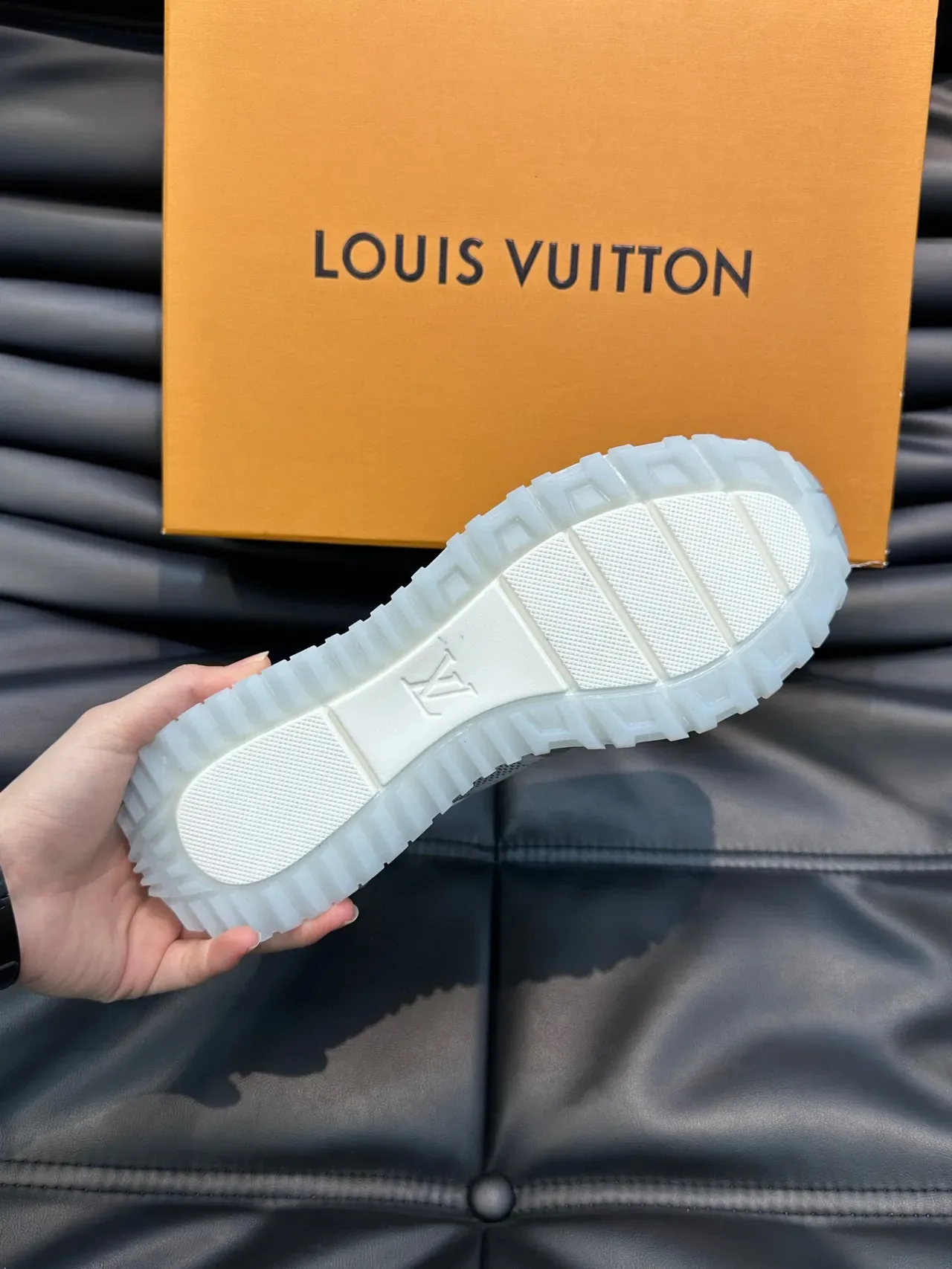 Louis Vuitton LV Trainer أبيض بيج أحذية رياضية Low-Top شبكي جلدي مُجمع 4