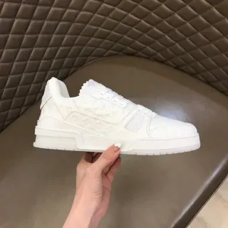 Louis Vuitton LV Trainer Zapatillas Blancas de Cuero Monogramado Suela Gruesa en Capas Estilo de Vida