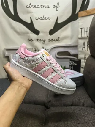 Louis Vuitton LV Trainer Chaussures lifestyle blanches argentées imprimées monogramme cuir supérieur embout perforé 5