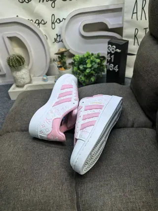 Louis Vuitton LV Trainer Chaussures lifestyle blanches argentées imprimées monogramme cuir supérieur embout perforé 6