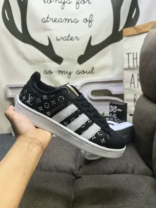 Louis Vuitton LV Trainer Chaussures lifestyle blanches argentées imprimées monogramme cuir supérieur embout perforé 15