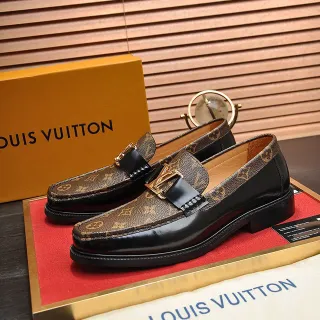 Louis Vuitton মনোগ্রাম ক্যানভাস এবং প্যাটেন্ট লেদার LV বাকেল লোফার