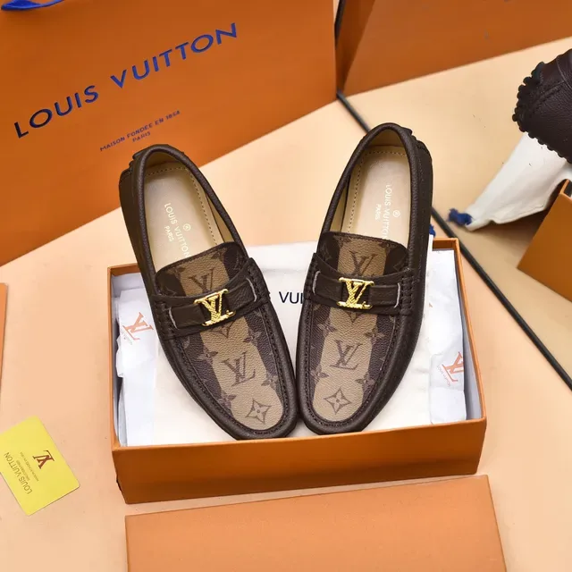 Louis Vuitton Monogram Canvas চামড়া কিনারা সোনার বাকেল লোফার 9