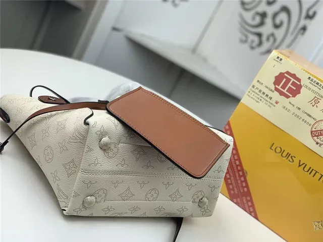 Louis Vuitton Monogram Canvas Structured Mini Top-Handle Handbag 6