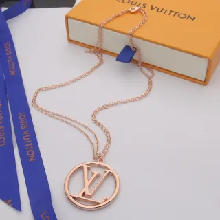 Colar com pingente Louis Vuitton Monogram Círculo Rose-Gold