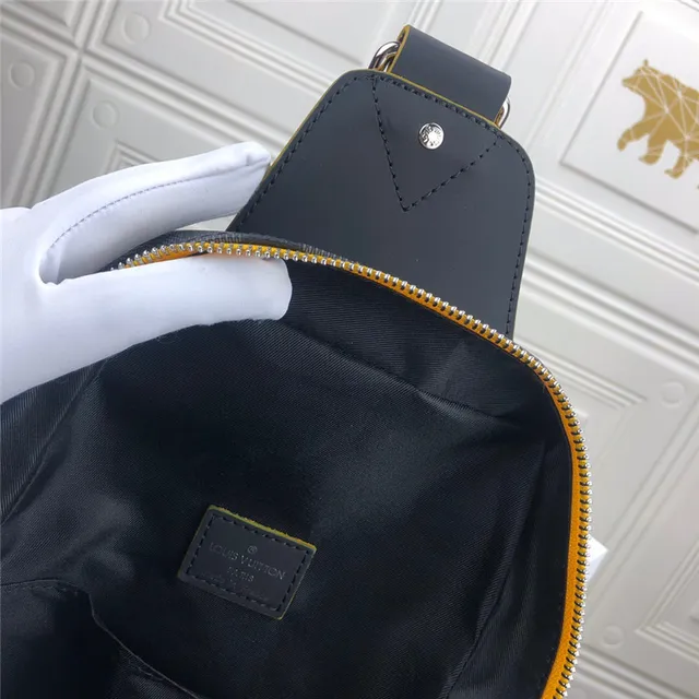 Louis Vuitton Monogram Eclipse মেসেঞ্জার ব্যাগ 2