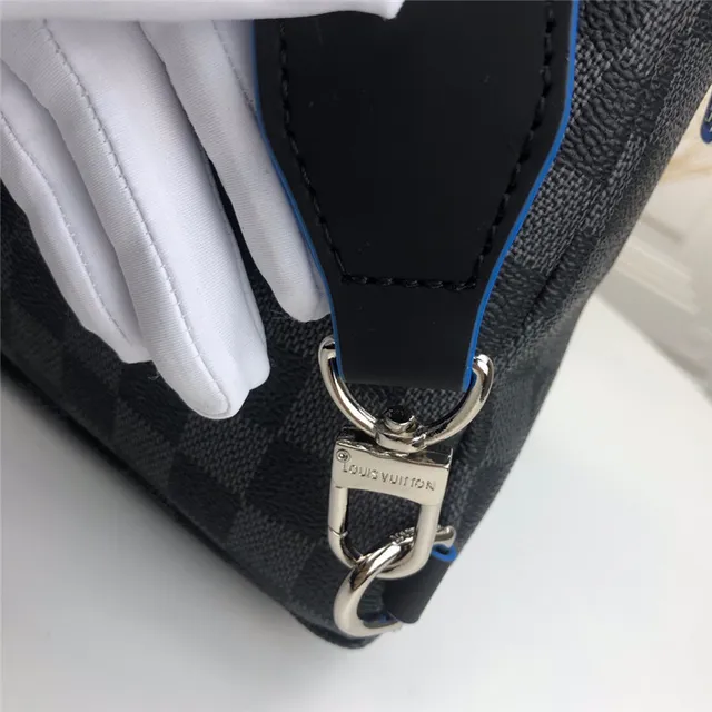 Louis Vuitton Monogram Eclipse মেসেঞ্জার ব্যাগ 12