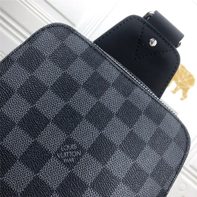 Louis Vuitton Monogram Eclipse মেসেঞ্জার ব্যাগ 23