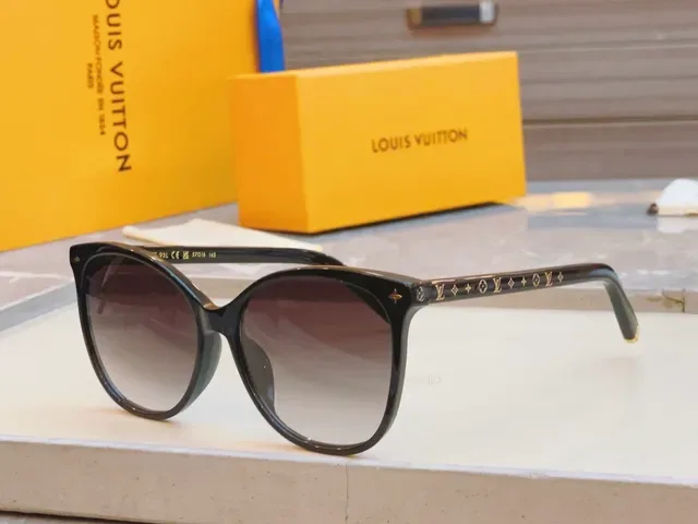 Louis Vuitton Monogram-Engraved Round Acetate Optical Glasses 5