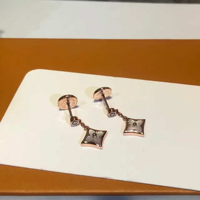 Louis Vuitton Monogram Flower Gold Silver Fine Chain-Link Charms Bracelet 4