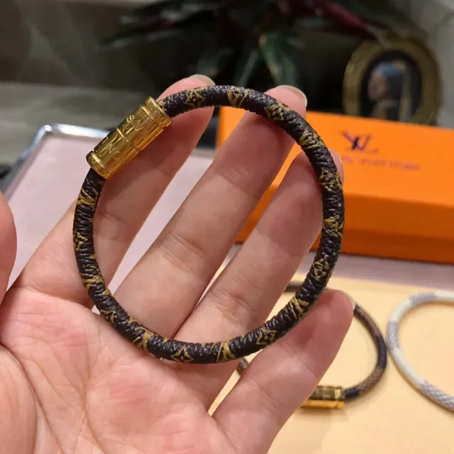 Louis Vuitton Monogram Bracelet Cuir Noir Doré Tressé Cilindrique Fermeture Magnétique 3