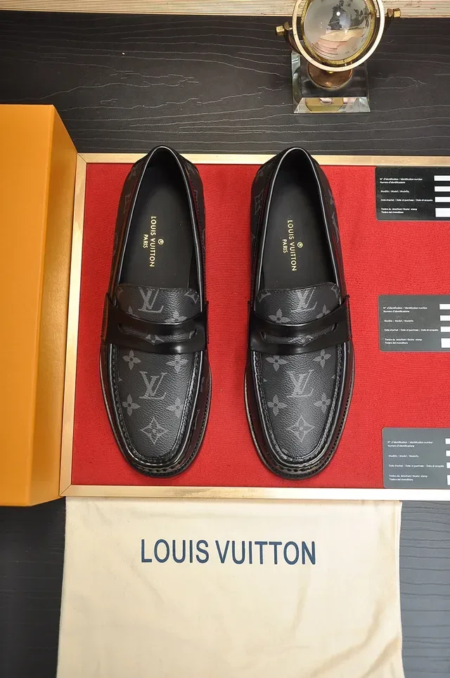 Louis Vuitton Mocassins Penny Monograma de Couro 5