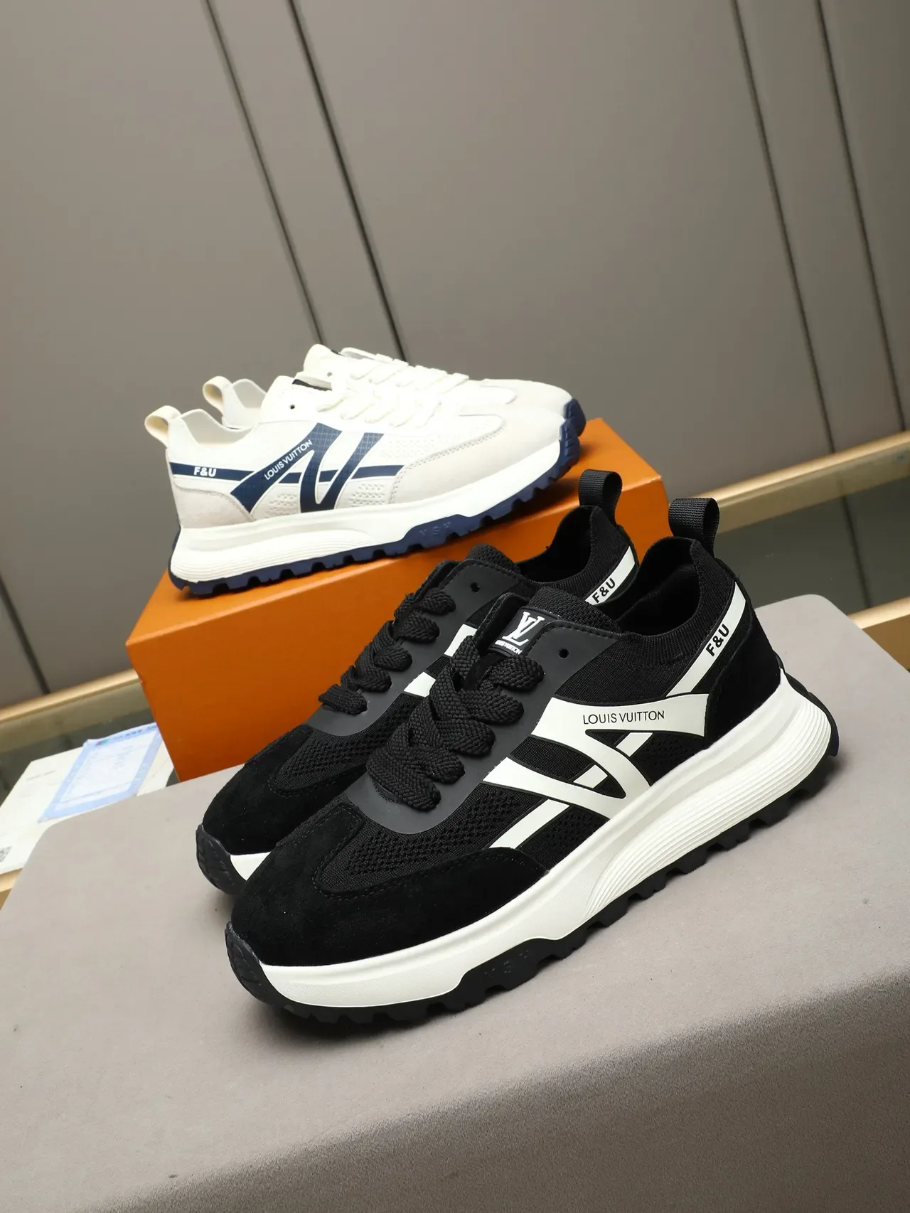 Louis Vuitton Off-White e Navy Mesh Suede tênis 2