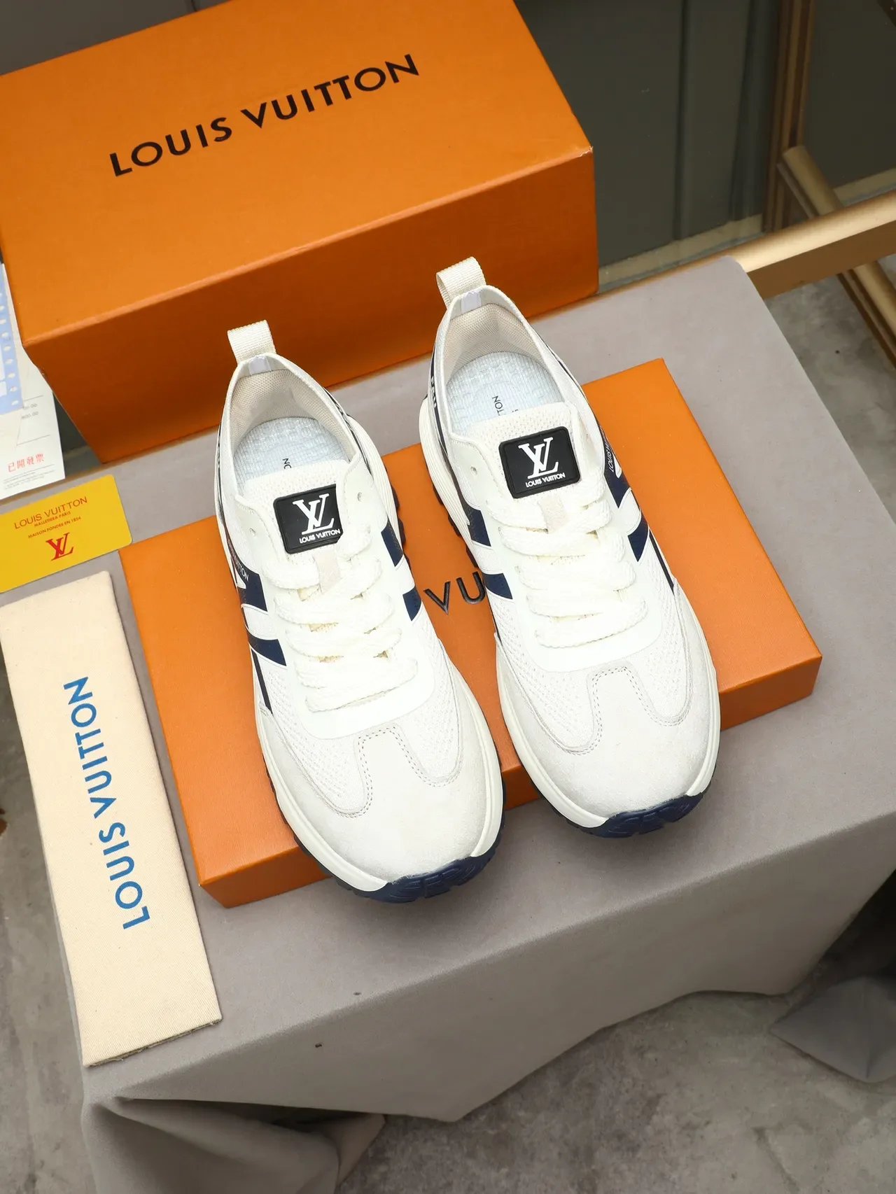 Louis Vuitton Off-White e Navy Mesh Suede tênis 3