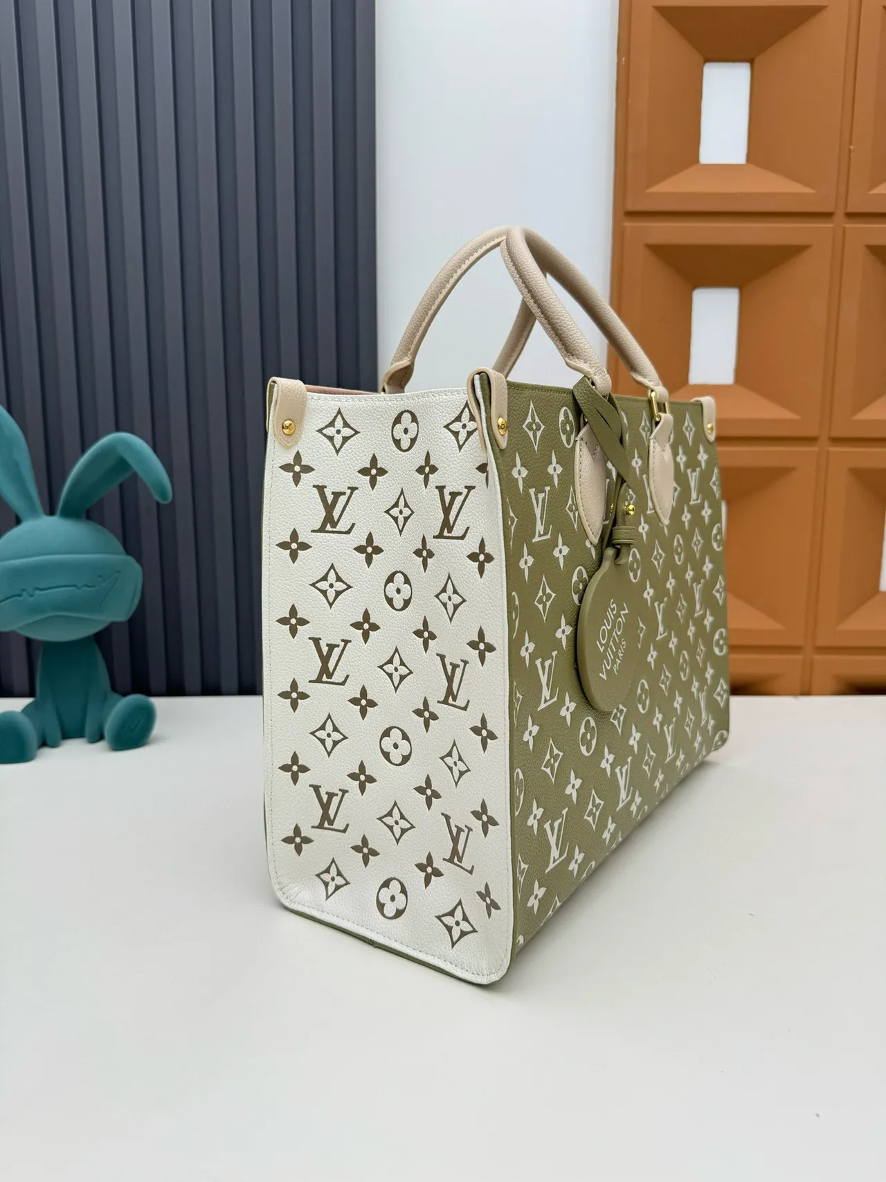 Louis Vuitton OnTheGo Tote Bolsa Verde Oliva monograma de asa superior Bolsa Tote 5