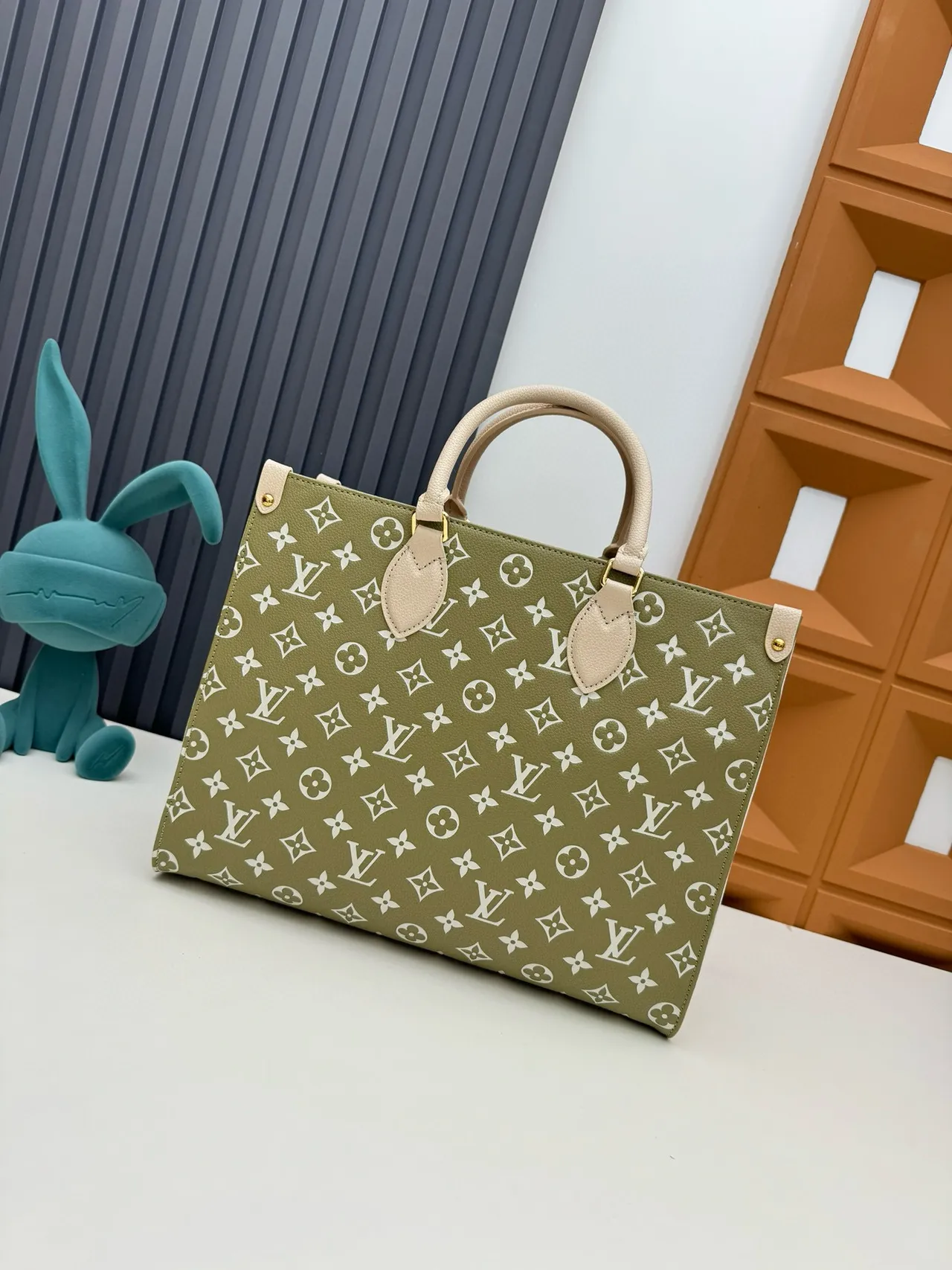 Louis Vuitton OnTheGo Tote Bolsa Verde Oliva monograma de asa superior Bolsa Tote 6