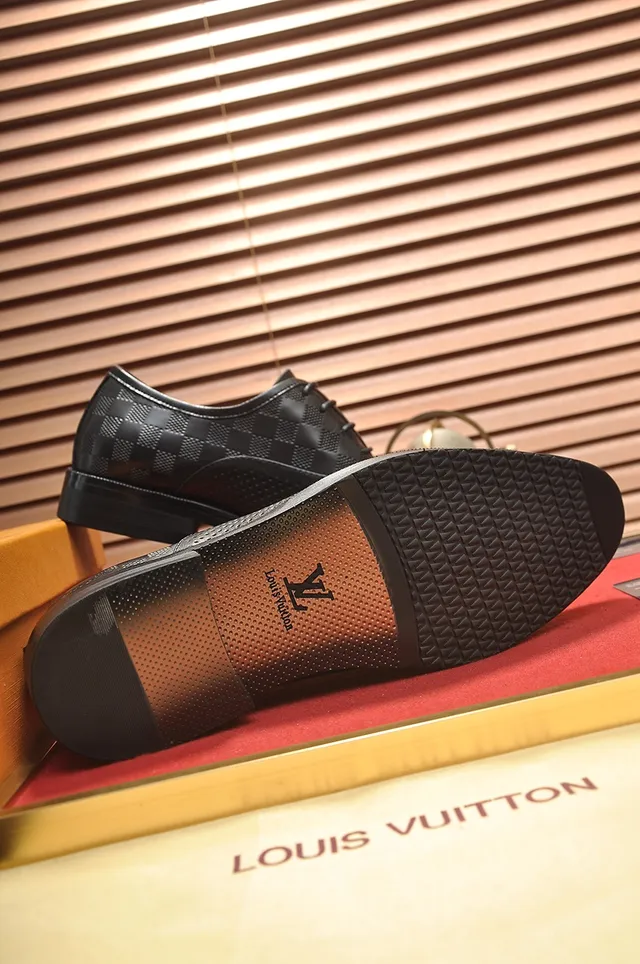 Louis Vuitton Chaussures Oxford à embout perforé 3