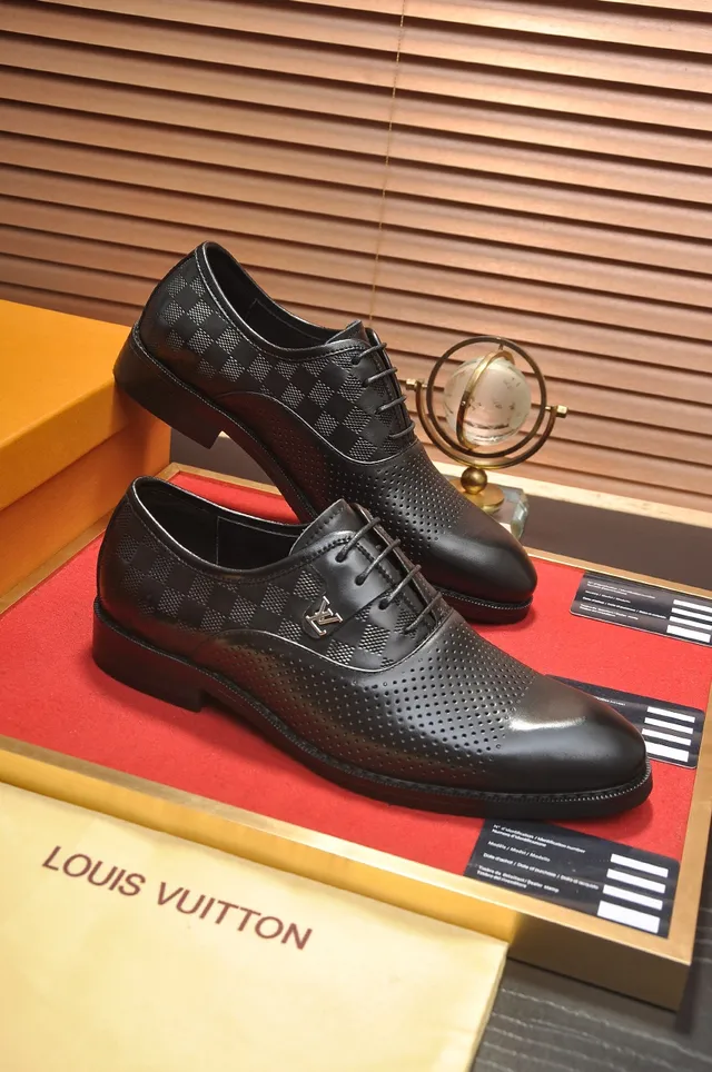 Louis Vuitton Chaussures Oxford à embout perforé 4