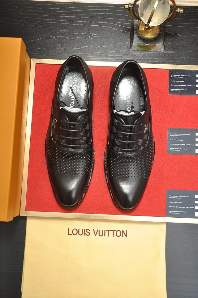 Louis Vuitton Chaussures Oxford à embout perforé 5