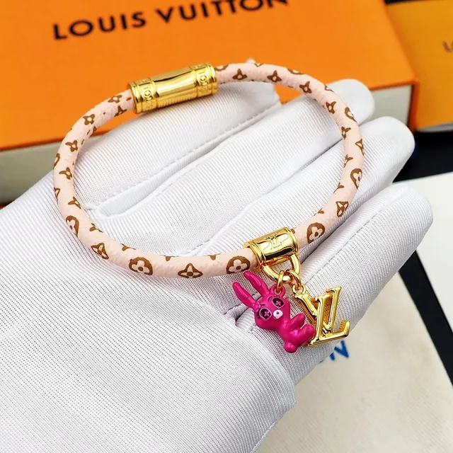 Louis Vuitton سوارة كورد هاردوير مونوغرام ذهب وردي 3
