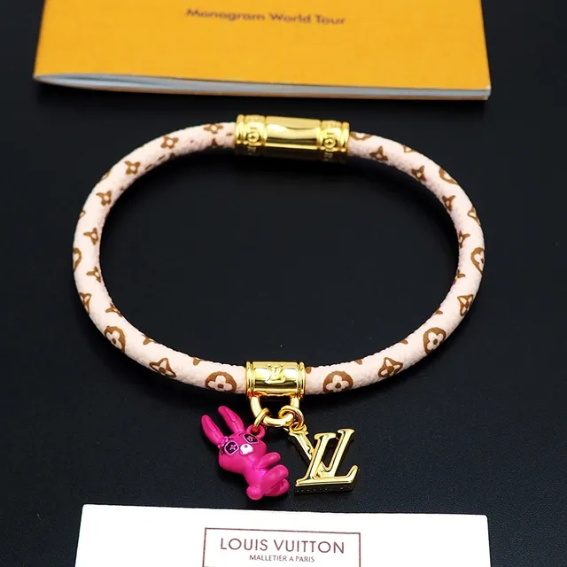 Louis Vuitton سوارة كورد هاردوير مونوغرام ذهب وردي 7