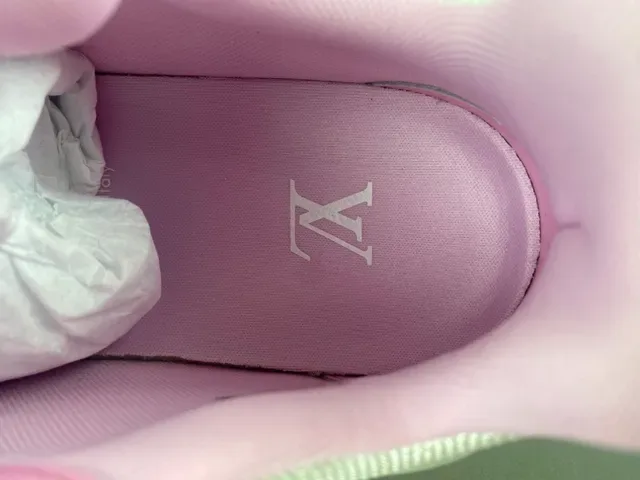 Louis Vuitton 粉白 厚底分层鞋底 镂空网面鞋面 生活方式运动鞋 7
