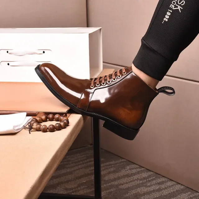 Botas Louis Vuitton Marrom Polido com Cadarços 7