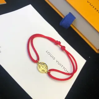 Louis Vuitton Pulsera Cordón Trenzado Rojo Charm Dorado