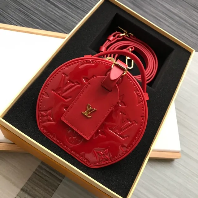 Louis Vuitton Red Gold Circular Patent Leather Messenger Bag 5