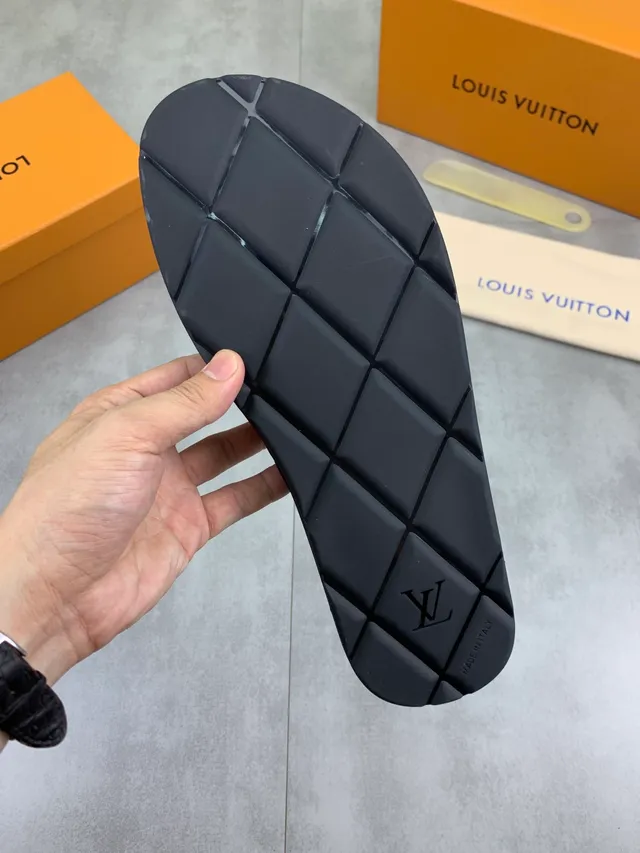 Louis Vuitton Run Away Black Monogrammed Suede Strap Design Slippers 2