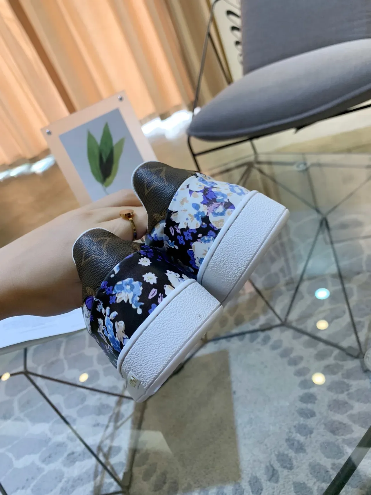 Louis Vuitton Run Away Multicolor White Floral-Print Leather Upper Laces Lifestyle Sneakers 4