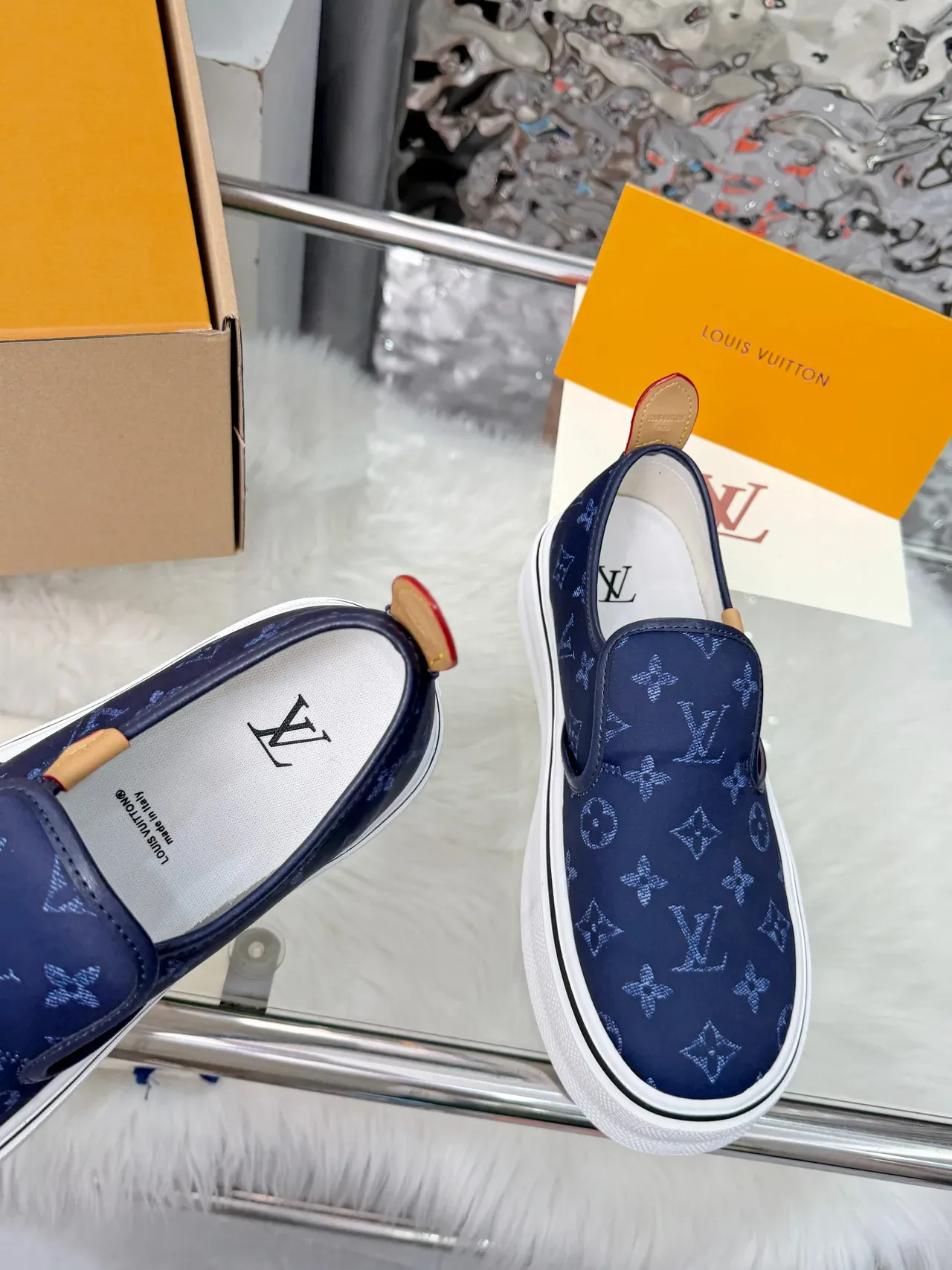 Louis Vuitton Run Away Navy White Monogram Canvas Zapatillas Lifestyle Slip-On 3