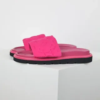 Louis Vuitton Run Away وردي Monogram حذاء منزلي