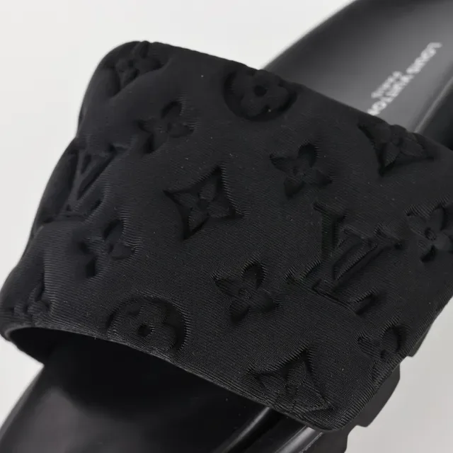Louis Vuitton Run Away Slide Sandálias Pretas Monogram Com Tirante Acolchoado 6