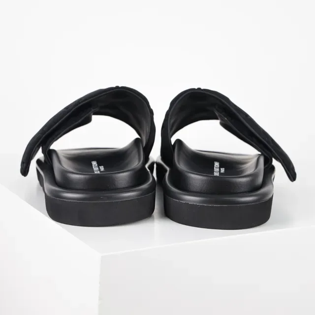 Louis Vuitton Run Away Slide Sandálias Pretas Monogram Com Tirante Acolchoado 8