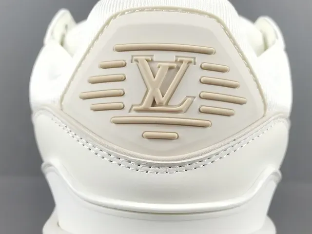 Louis Vuitton Run Away Zapatillas Lifestyle Chunky Blancas 6
