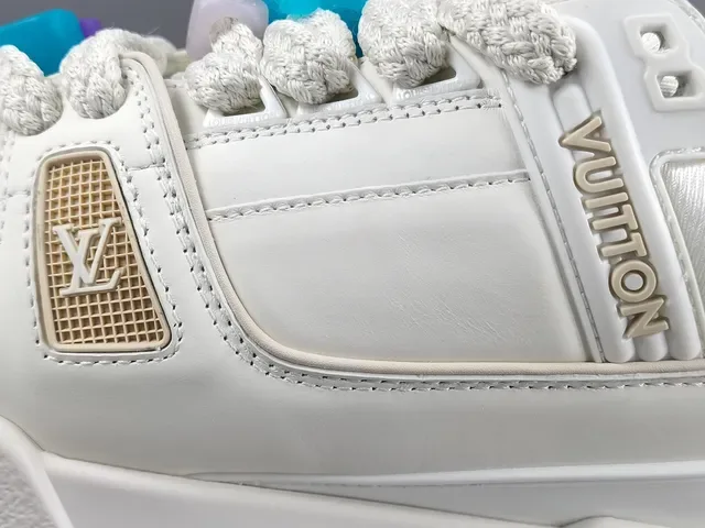 Louis Vuitton Run Away Zapatillas Lifestyle Chunky Blancas 8